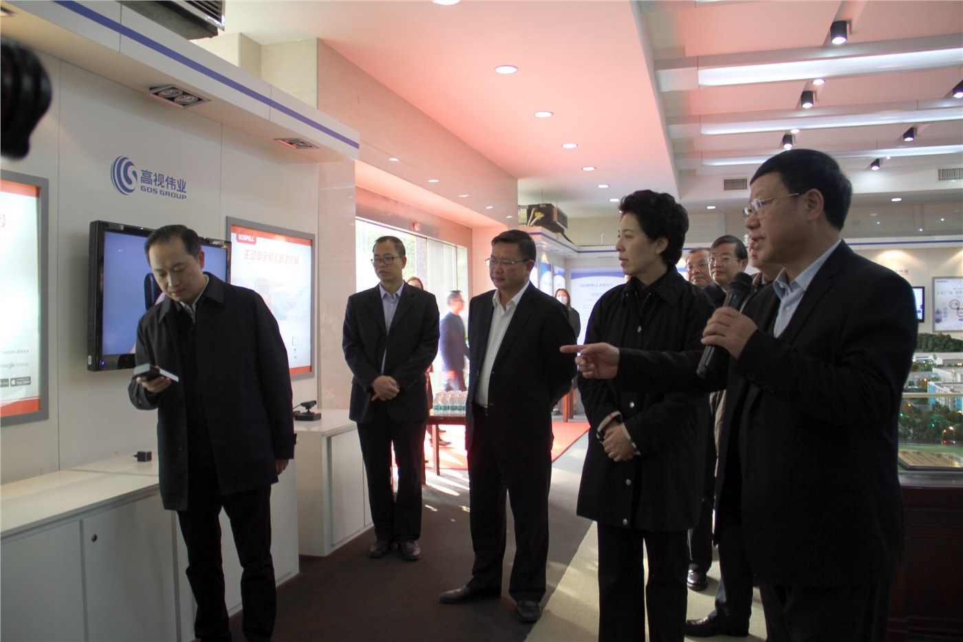 省政协党组副书记乌兰来我司调研